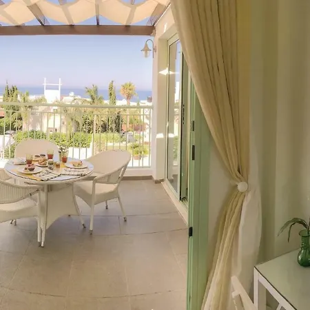 Nice In Chlorakas With 3 Bedrooms, Wifi And Outdoor Swimming Pool * Klorakas