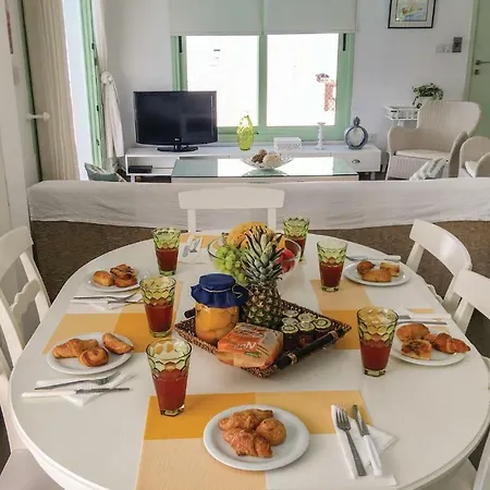 Nice In Chlorakas With 3 Bedrooms, Wifi And Outdoor Swimming Pool Klorakas