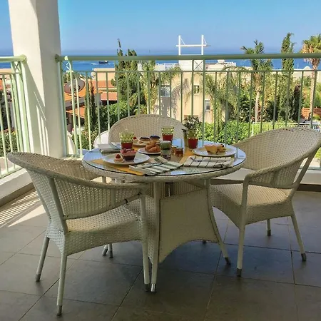 Σπίτι διακοπών Nice In Chlorakas With 3 Bedrooms, Wifi And Outdoor Swimming Pool *