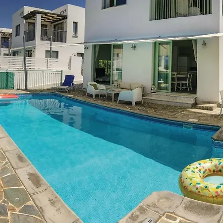 Nice In Chlorakas With 3 Bedrooms, Wifi And Outdoor Swimming Pool * Χλώρακα